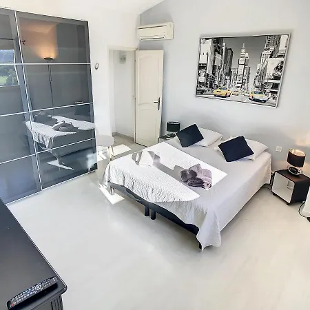 3 Bedrooms Near Cannes - Pool & Jacuzzi - Sea View * מאנדליה-לה-נאפול