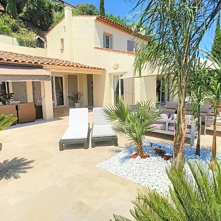 וילה 3 Bedrooms Near Cannes - Pool & Jacuzzi - Sea View מאנדליה-לה-נאפול