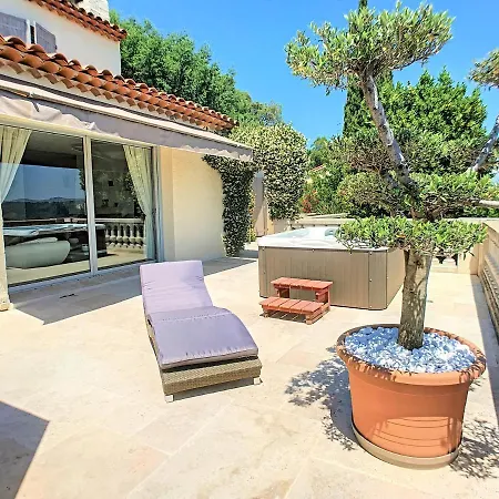 וילה 3 Bedrooms Near Cannes - Pool & Jacuzzi - Sea View מאנדליה-לה-נאפול